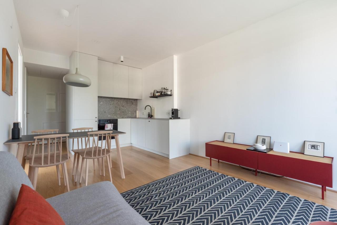 Neu Zentral Und Ruhig An Der U2 / Stadion Apartment *